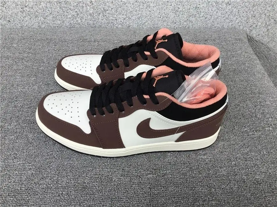 Nike Air Jordan 1 Low Sneakers（33+ Styles） 11