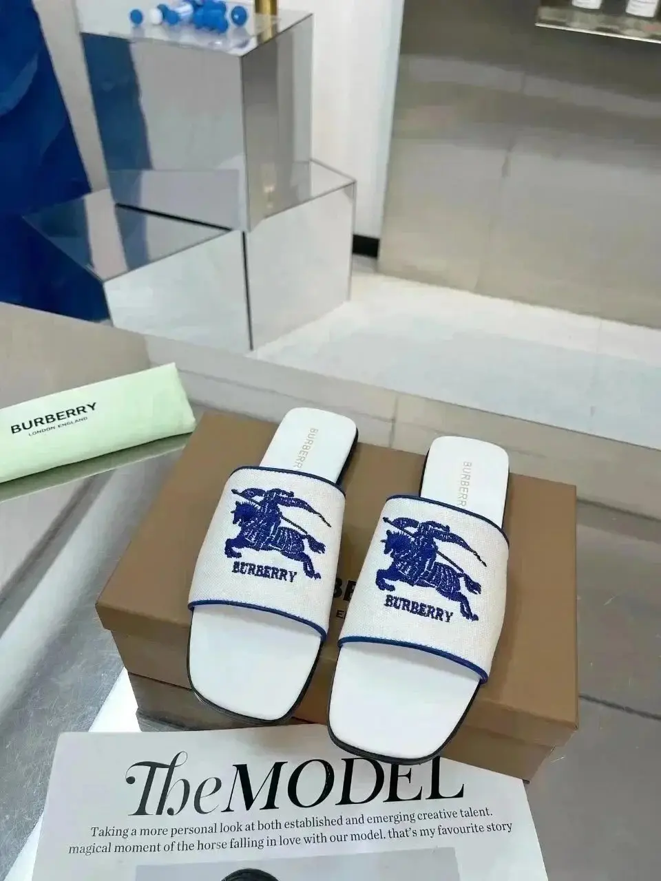 Gucci GG Supreme Slippers / Chanel Slide Sandals [38 styles] 3