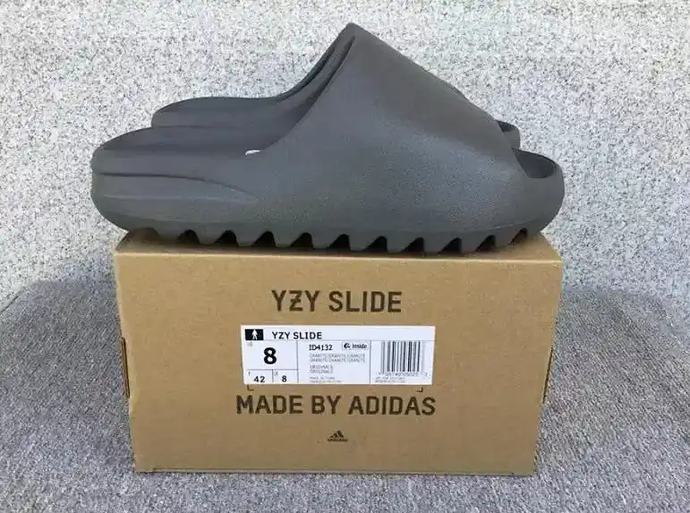 Burberry&Yeezy Slides 8