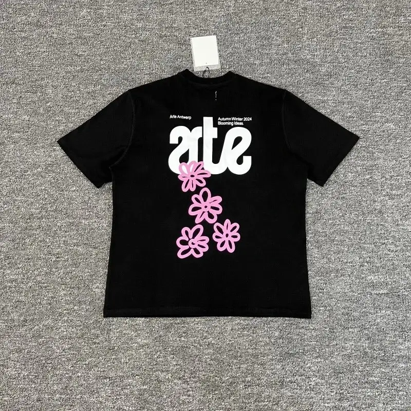Arte sweater/T-shirt/pants 2
